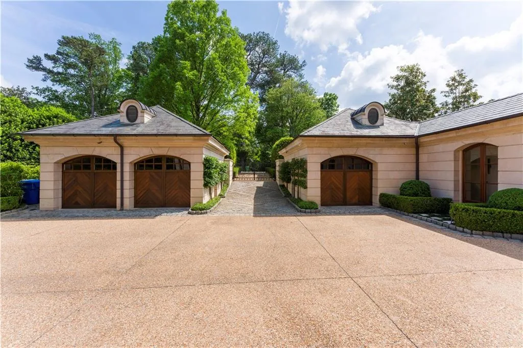 225 W Paces Ferry Road Nw, Atlanta, Georgia 30305, 5 Bedrooms Bedrooms, ,5 BathroomsBathrooms,Residential,For Sale,225 W Paces Ferry Road Nw,7654987