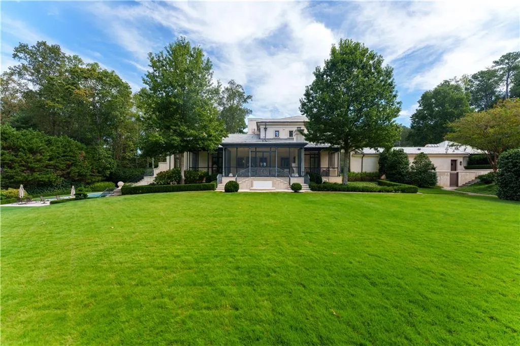 225 W Paces Ferry Road Nw, Atlanta, Georgia 30305, 5 Bedrooms Bedrooms, ,5 BathroomsBathrooms,Residential,For Sale,225 W Paces Ferry Road Nw,7654987
