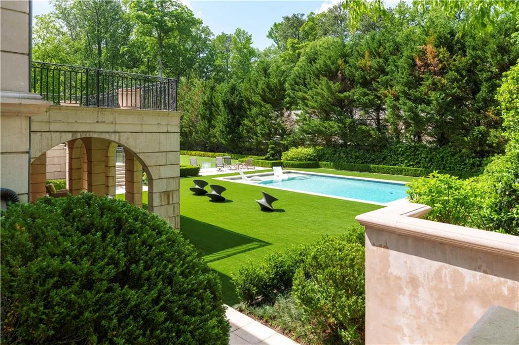 225 W Paces Ferry Road Nw, Atlanta, Georgia 30305, 5 Bedrooms Bedrooms, ,5 BathroomsBathrooms,Residential,For Sale,225 W Paces Ferry Road Nw,7654987