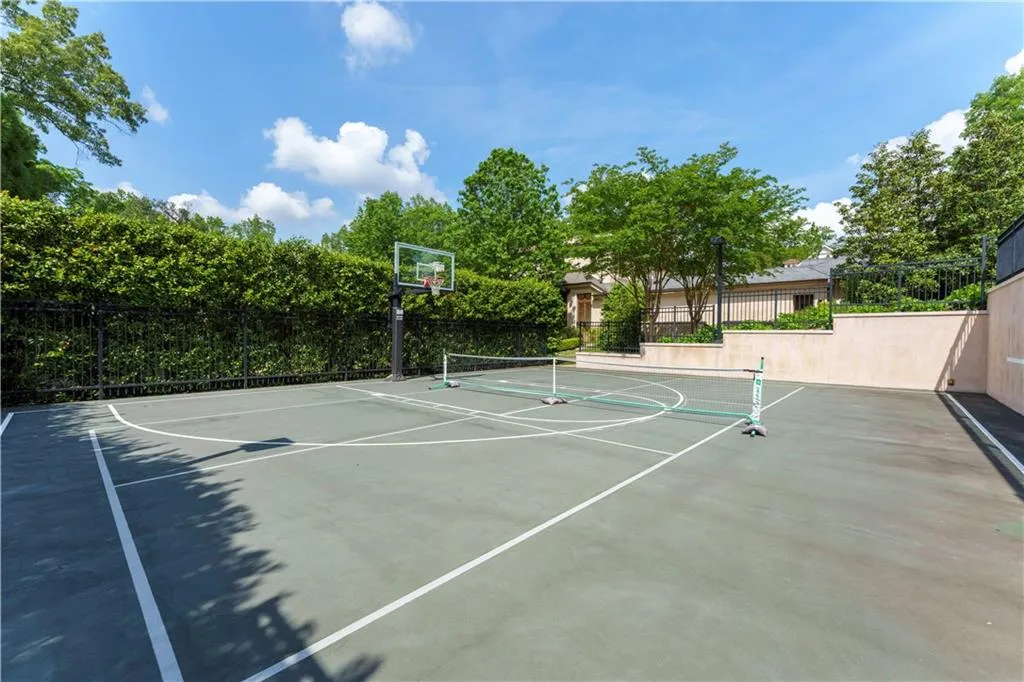 225 W Paces Ferry Road Nw, Atlanta, Georgia 30305, 5 Bedrooms Bedrooms, ,5 BathroomsBathrooms,Residential,For Sale,225 W Paces Ferry Road Nw,7654987
