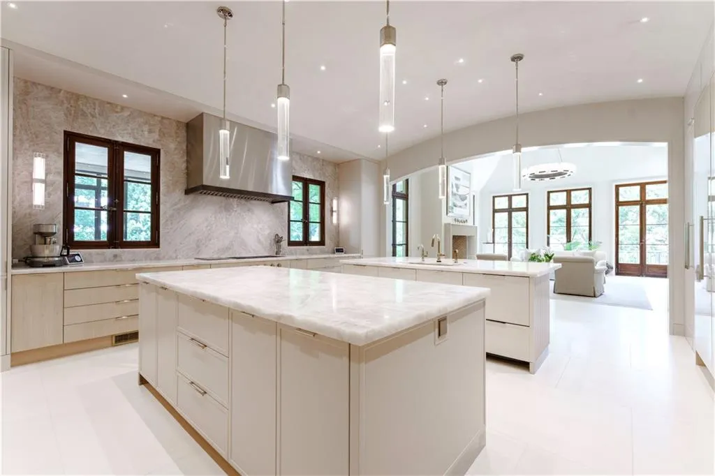 225 W Paces Ferry Road Nw, Atlanta, Georgia 30305, 5 Bedrooms Bedrooms, ,5 BathroomsBathrooms,Residential,For Sale,225 W Paces Ferry Road Nw,7654987