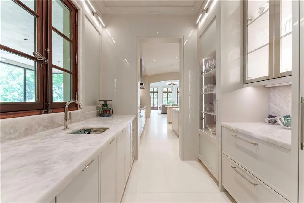 225 W Paces Ferry Road Nw, Atlanta, Georgia 30305, 5 Bedrooms Bedrooms, ,5 BathroomsBathrooms,Residential,For Sale,225 W Paces Ferry Road Nw,7654987