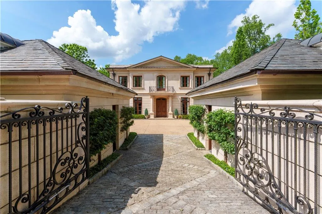 225 W Paces Ferry Road Nw, Atlanta, Georgia 30305, 5 Bedrooms Bedrooms, ,5 BathroomsBathrooms,Residential,For Sale,225 W Paces Ferry Road Nw,7654987