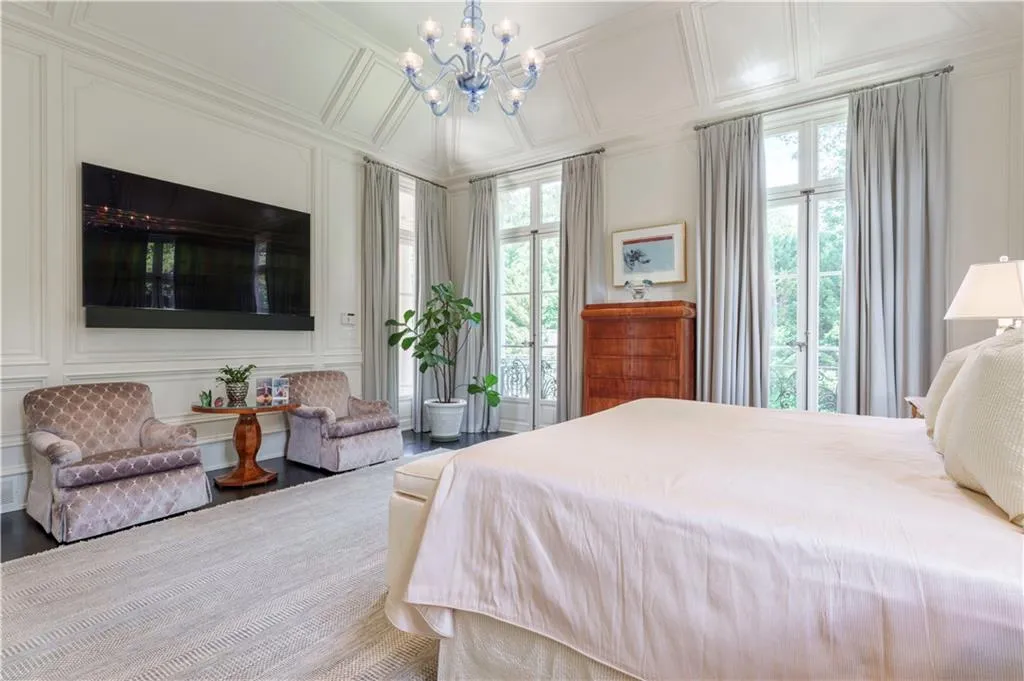 225 W Paces Ferry Road Nw, Atlanta, Georgia 30305, 5 Bedrooms Bedrooms, ,5 BathroomsBathrooms,Residential,For Sale,225 W Paces Ferry Road Nw,7654987