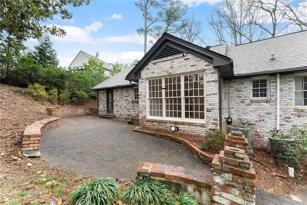 4540 Club Valley Drive Ne, Brookhaven, Georgia 30319, 4 Bedrooms Bedrooms, ,3 BathroomsBathrooms,Residential,For Sale,4540 Club Valley Drive Ne,7511729