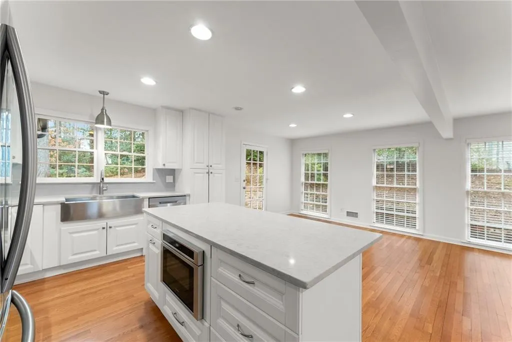 4540 Club Valley Drive Ne, Brookhaven, Georgia 30319, 4 Bedrooms Bedrooms, ,3 BathroomsBathrooms,Residential,For Sale,4540 Club Valley Drive Ne,7511729