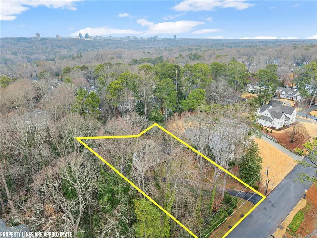 4540 Club Valley Drive Ne, Brookhaven, Georgia 30319, 4 Bedrooms Bedrooms, ,3 BathroomsBathrooms,Residential,For Sale,4540 Club Valley Drive Ne,7511729