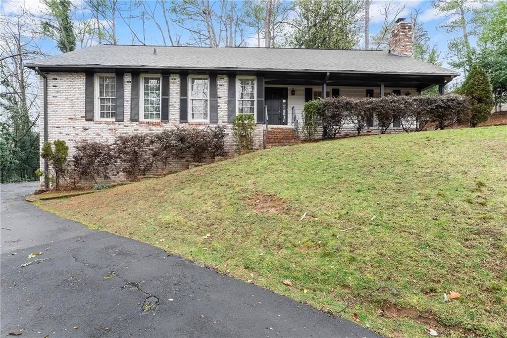 4540 Club Valley Drive Ne, Brookhaven, Georgia 30319, 4 Bedrooms Bedrooms, ,3 BathroomsBathrooms,Residential,For Sale,4540 Club Valley Drive Ne,7511729