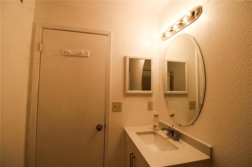 1319 Old Hammond Chase, Sandy Springs, Georgia 30350, 2 Bedrooms Bedrooms, ,2 BathroomsBathrooms,Residential,Sold,1319 Old Hammond Chase,6868936