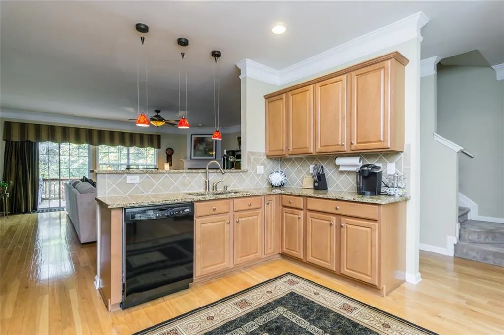 7826 Welsford Point, Sandy Springs, Georgia 30350, 3 Bedrooms Bedrooms, ,3 BathroomsBathrooms,Residential,Sold,7826 Welsford Point,5927347
