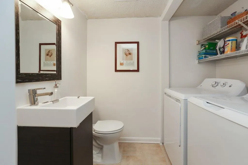 6900 Roswell Road Unit F6, Atlanta, Georgia 30328, 2 Bedrooms Bedrooms, ,2 BathroomsBathrooms,Residential,Sold,6900 Roswell Road Unit F6,5931119