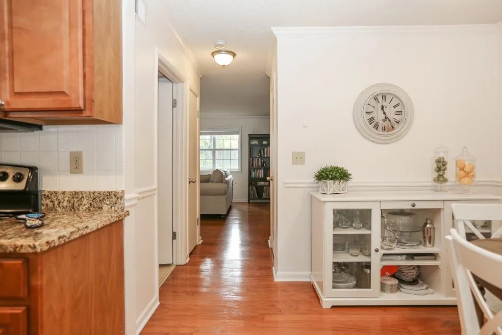 6900 Roswell Road Unit F6, Atlanta, Georgia 30328, 2 Bedrooms Bedrooms, ,2 BathroomsBathrooms,Residential,Sold,6900 Roswell Road Unit F6,5931119