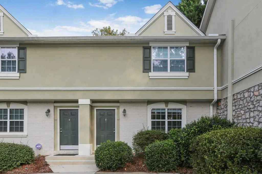 6900 Roswell Road Unit F6, Atlanta, Georgia 30328, 2 Bedrooms Bedrooms, ,2 BathroomsBathrooms,Residential,Sold,6900 Roswell Road Unit F6,5931119
