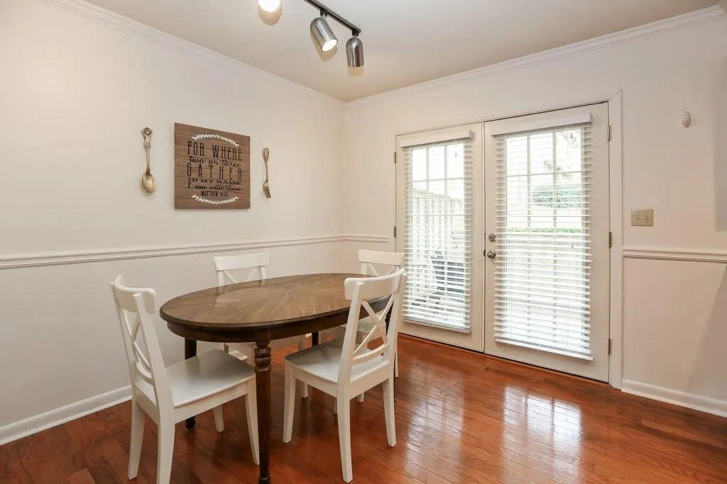 6900 Roswell Road Unit F6, Atlanta, Georgia 30328, 2 Bedrooms Bedrooms, ,2 BathroomsBathrooms,Residential,Sold,6900 Roswell Road Unit F6,5931119