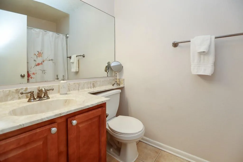 6900 Roswell Road Unit F6, Atlanta, Georgia 30328, 2 Bedrooms Bedrooms, ,2 BathroomsBathrooms,Residential,Sold,6900 Roswell Road Unit F6,5931119