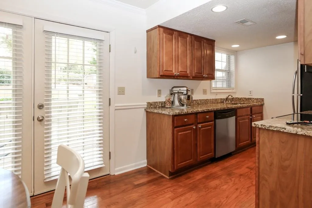 6900 Roswell Road Unit F6, Atlanta, Georgia 30328, 2 Bedrooms Bedrooms, ,2 BathroomsBathrooms,Residential,Sold,6900 Roswell Road Unit F6,5931119