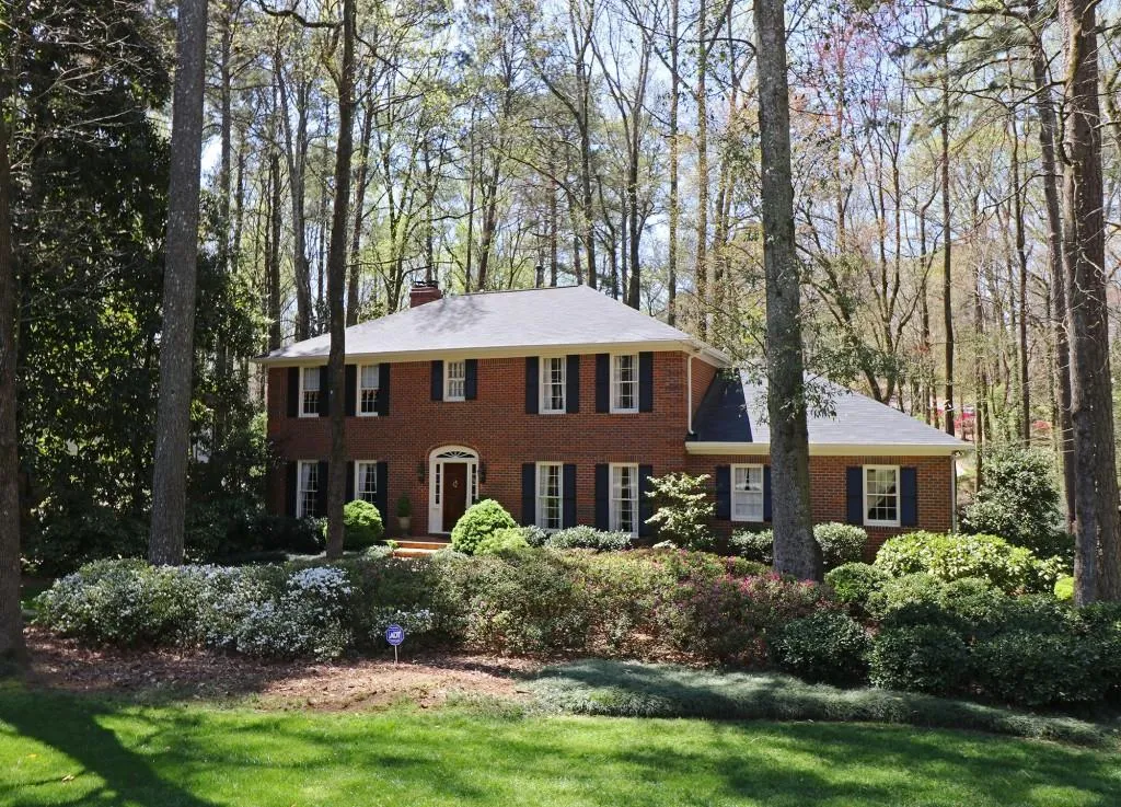 6060 Weatherly Drive, Sandy Springs, Georgia 30328, 4 Bedrooms Bedrooms, ,4 BathroomsBathrooms,Residential,Sold,6060 Weatherly Drive,6529957