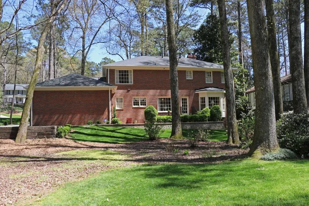 6060 Weatherly Drive, Sandy Springs, Georgia 30328, 4 Bedrooms Bedrooms, ,4 BathroomsBathrooms,Residential,Sold,6060 Weatherly Drive,6529957
