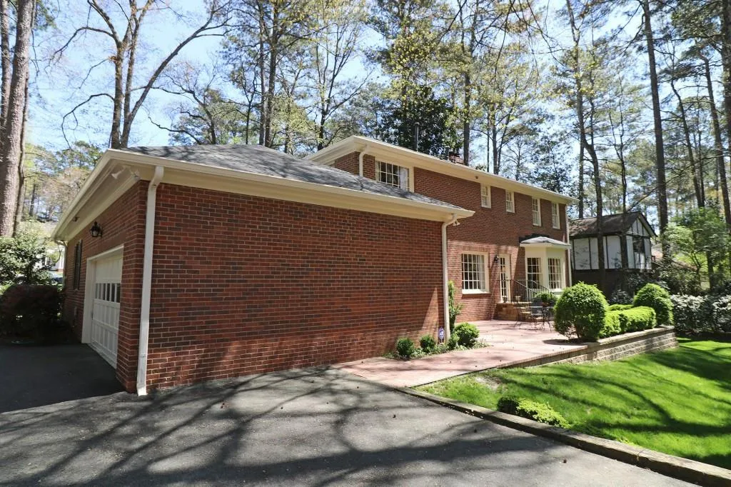 6060 Weatherly Drive, Sandy Springs, Georgia 30328, 4 Bedrooms Bedrooms, ,4 BathroomsBathrooms,Residential,Sold,6060 Weatherly Drive,6529957
