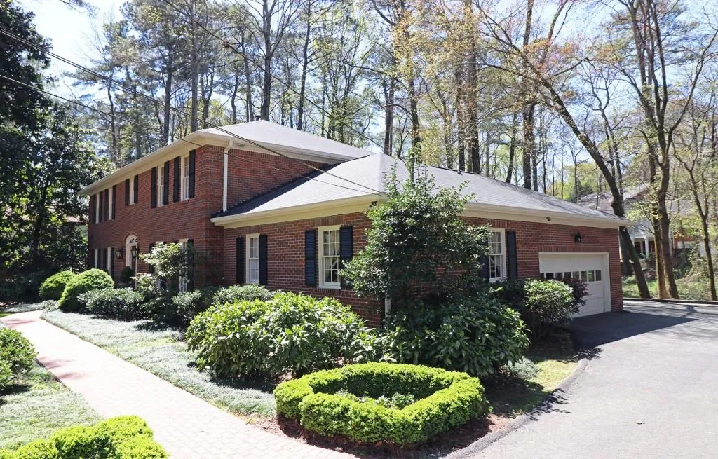 6060 Weatherly Drive, Sandy Springs, Georgia 30328, 4 Bedrooms Bedrooms, ,4 BathroomsBathrooms,Residential,Sold,6060 Weatherly Drive,6529957