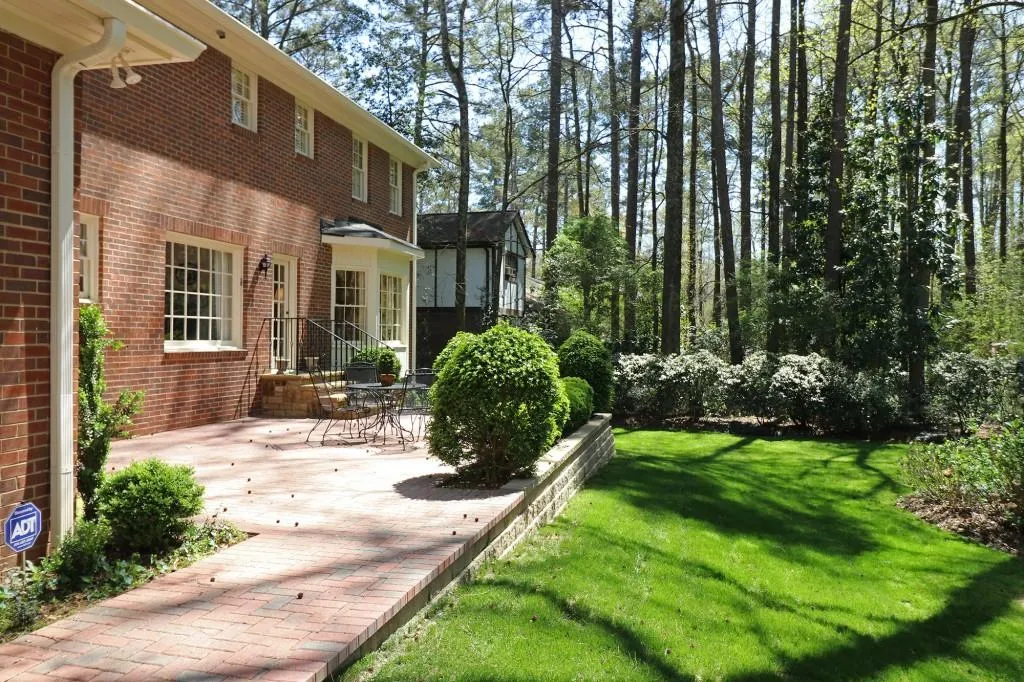 6060 Weatherly Drive, Sandy Springs, Georgia 30328, 4 Bedrooms Bedrooms, ,4 BathroomsBathrooms,Residential,Sold,6060 Weatherly Drive,6529957