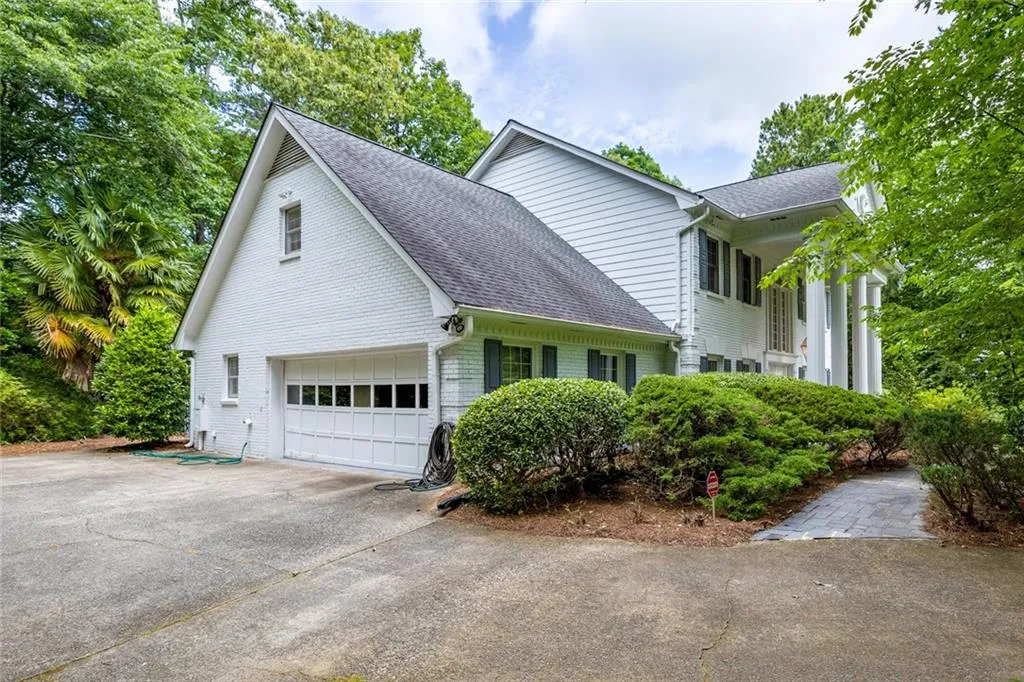 4 Bentley Trace Manor, Atlanta, Georgia 30327, 5 Bedrooms Bedrooms, ,4 BathroomsBathrooms,Residential,Sold,4 Bentley Trace Manor,7059591 4 Bentley Trace Manor, Atlanta, Georgia 30327, 5 Bedrooms Bedrooms, ,4 BathroomsBathrooms,Residential,Sold,4 Bentley Trace Manor,7059591