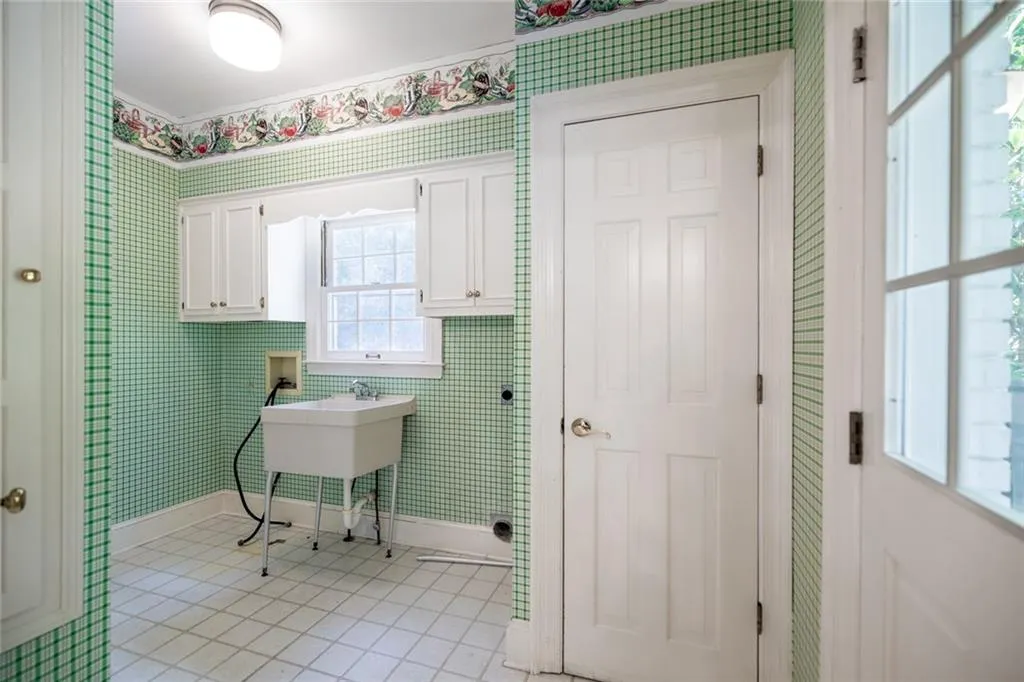 4 Bentley Trace Manor, Atlanta, Georgia 30327, 5 Bedrooms Bedrooms, ,4 BathroomsBathrooms,Residential,Sold,4 Bentley Trace Manor,7059591 4 Bentley Trace Manor, Atlanta, Georgia 30327, 5 Bedrooms Bedrooms, ,4 BathroomsBathrooms,Residential,Sold,4 Bentley Trace Manor,7059591