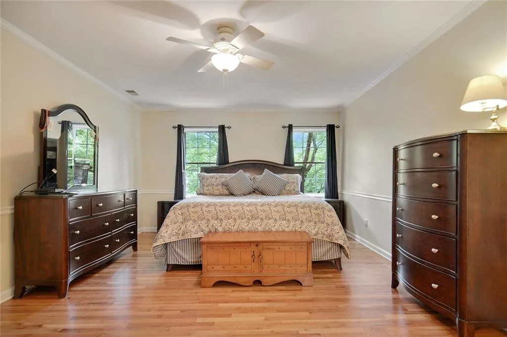 915 Edgewater Trail, Sandy Springs, Georgia 30328, 4 Bedrooms Bedrooms, ,2 BathroomsBathrooms,Residential,Sold,915 Edgewater Trail,6728861