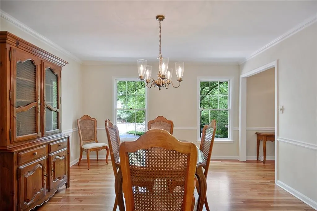 915 Edgewater Trail, Sandy Springs, Georgia 30328, 4 Bedrooms Bedrooms, ,2 BathroomsBathrooms,Residential,Sold,915 Edgewater Trail,6728861