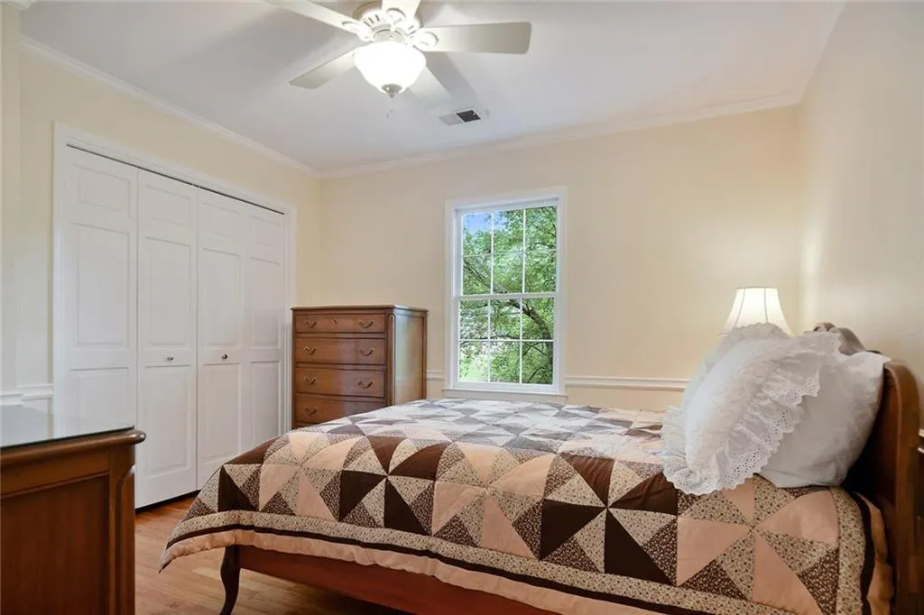 915 Edgewater Trail, Sandy Springs, Georgia 30328, 4 Bedrooms Bedrooms, ,2 BathroomsBathrooms,Residential,Sold,915 Edgewater Trail,6728861