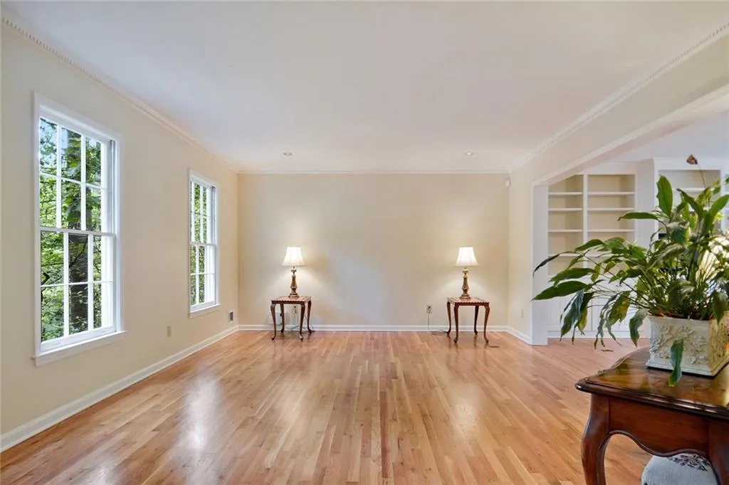 915 Edgewater Trail, Sandy Springs, Georgia 30328, 4 Bedrooms Bedrooms, ,2 BathroomsBathrooms,Residential,Sold,915 Edgewater Trail,6728861
