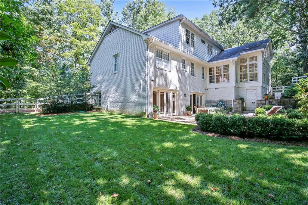 2631 W Wesley Road, Atlanta, Georgia 30327, 5 Bedrooms Bedrooms, ,4 BathroomsBathrooms,Residential,Sold,2631 W Wesley Road,5915108