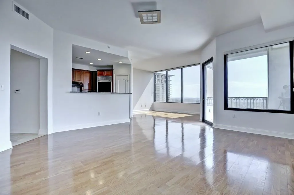 2828 Peachtree Road Nw Unit 1801, Atlanta, Georgia 30305, 2 Bedrooms Bedrooms, ,2 BathroomsBathrooms,Residential,Sold,2828 Peachtree Road Nw Unit 1801,5506366