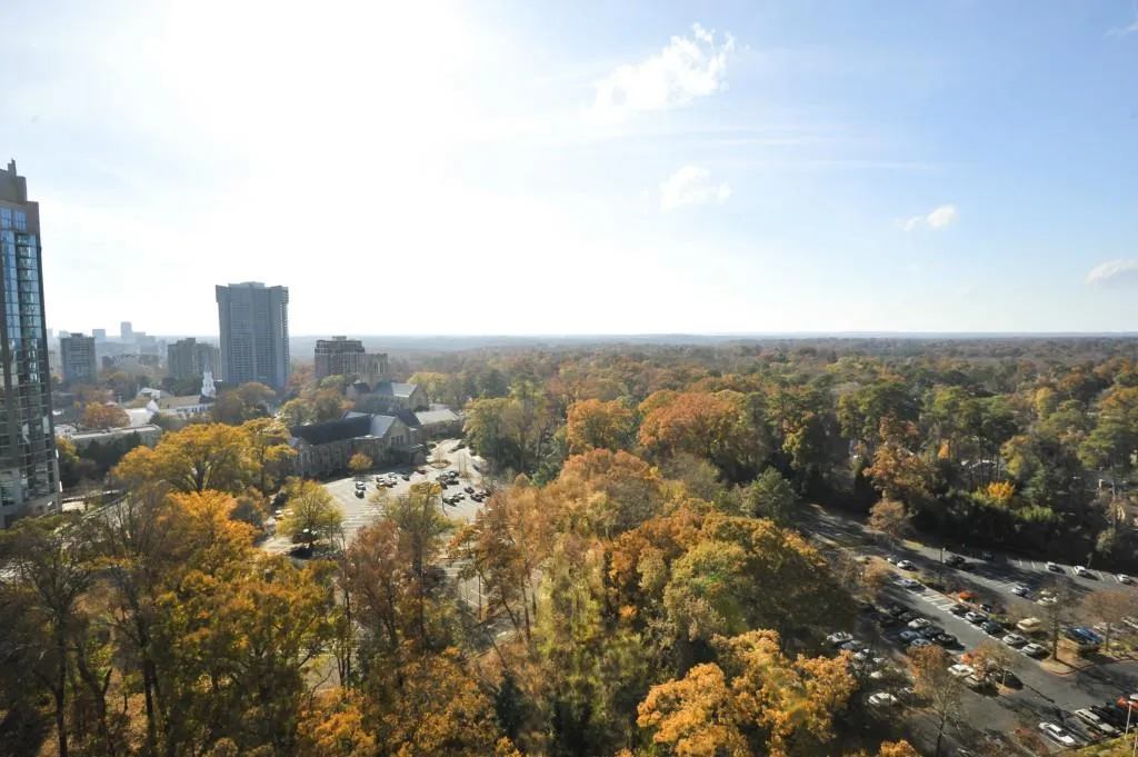 2828 Peachtree Road Nw Unit 1801, Atlanta, Georgia 30305, 2 Bedrooms Bedrooms, ,2 BathroomsBathrooms,Residential,Sold,2828 Peachtree Road Nw Unit 1801,5506366