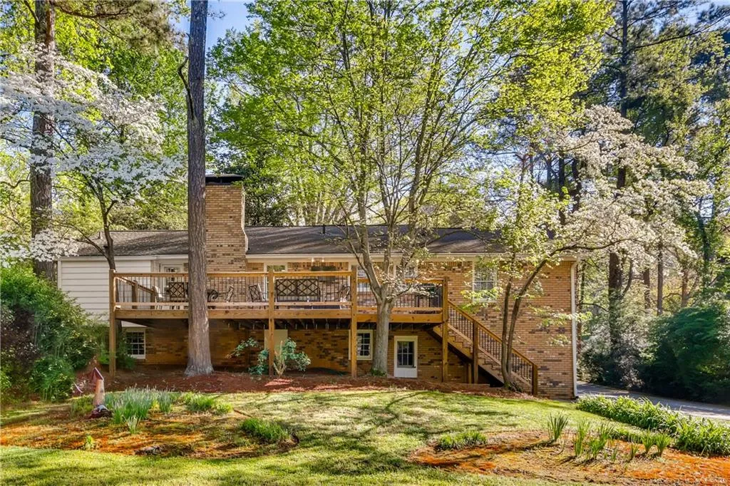 7264 Selkirk Drive, Atlanta, Georgia 30328, 3 Bedrooms Bedrooms, ,2 BathroomsBathrooms,Residential,Sold,7264 Selkirk Drive,6516068