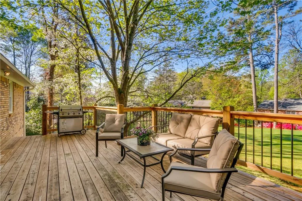 7264 Selkirk Drive, Atlanta, Georgia 30328, 3 Bedrooms Bedrooms, ,2 BathroomsBathrooms,Residential,Sold,7264 Selkirk Drive,6516068