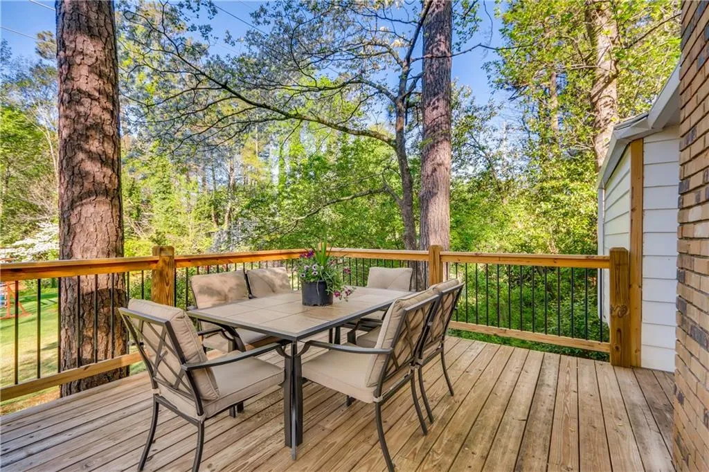 7264 Selkirk Drive, Atlanta, Georgia 30328, 3 Bedrooms Bedrooms, ,2 BathroomsBathrooms,Residential,Sold,7264 Selkirk Drive,6516068