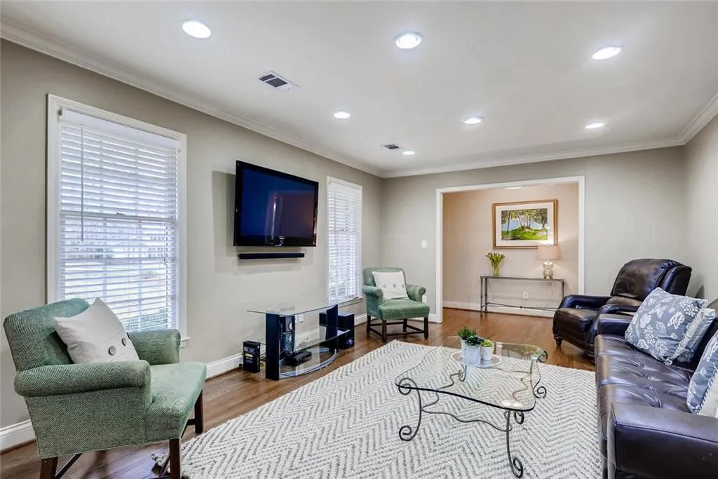 7264 Selkirk Drive, Atlanta, Georgia 30328, 3 Bedrooms Bedrooms, ,2 BathroomsBathrooms,Residential,Sold,7264 Selkirk Drive,6516068