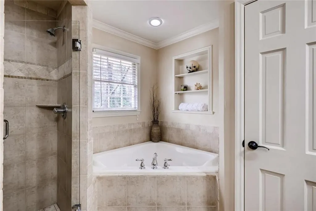 7264 Selkirk Drive, Atlanta, Georgia 30328, 3 Bedrooms Bedrooms, ,2 BathroomsBathrooms,Residential,Sold,7264 Selkirk Drive,6516068