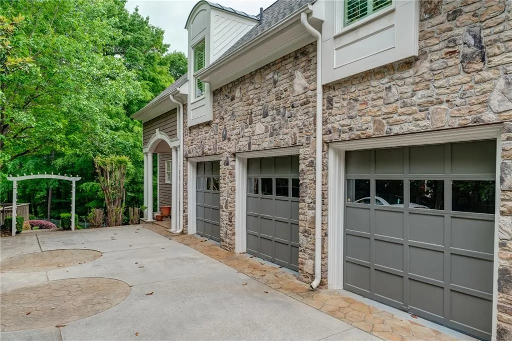 465 Montwicke Chase Nw, Atlanta, Georgia 30327, 5 Bedrooms Bedrooms, ,5 BathroomsBathrooms,Residential,Sold,465 Montwicke Chase Nw,7042635