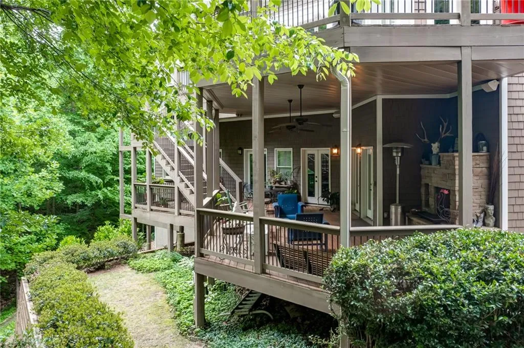 465 Montwicke Chase Nw, Atlanta, Georgia 30327, 5 Bedrooms Bedrooms, ,5 BathroomsBathrooms,Residential,Sold,465 Montwicke Chase Nw,7042635