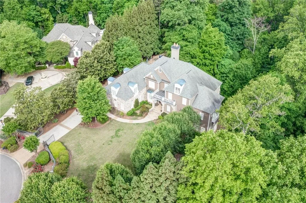 465 Montwicke Chase Nw, Atlanta, Georgia 30327, 5 Bedrooms Bedrooms, ,5 BathroomsBathrooms,Residential,Sold,465 Montwicke Chase Nw,7042635