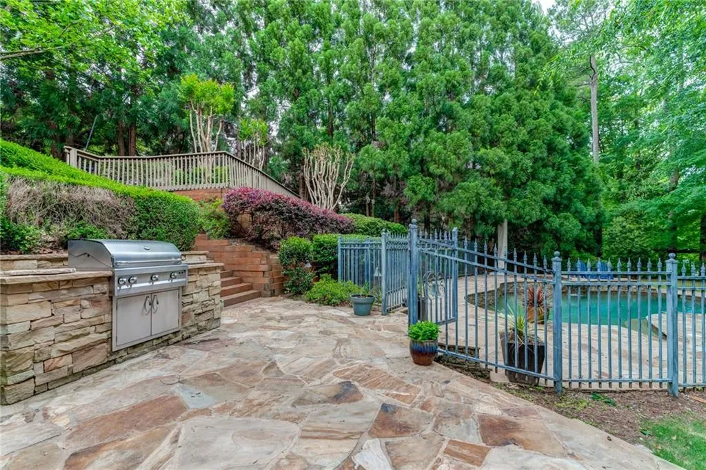 465 Montwicke Chase Nw, Atlanta, Georgia 30327, 5 Bedrooms Bedrooms, ,5 BathroomsBathrooms,Residential,Sold,465 Montwicke Chase Nw,7042635