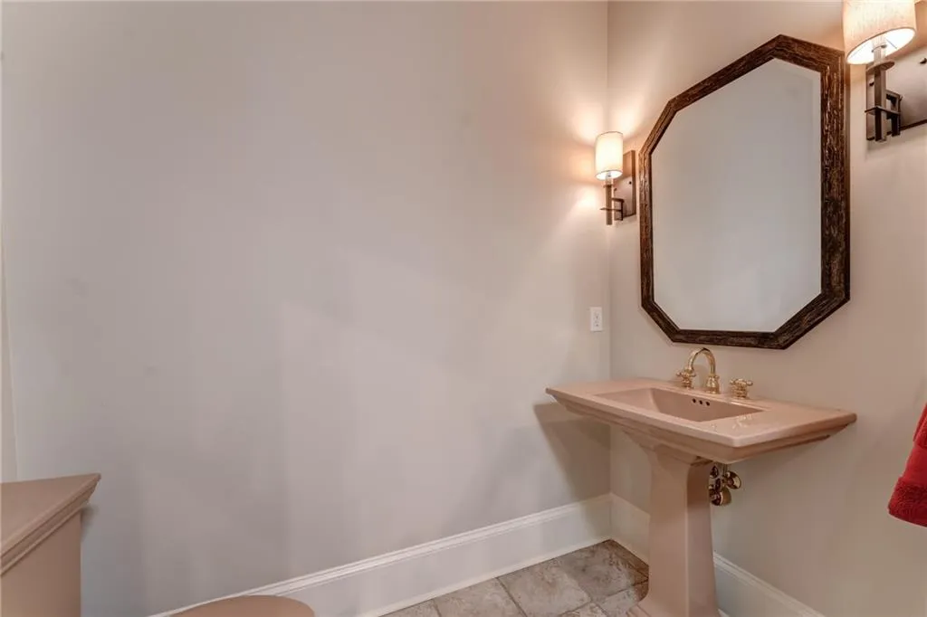 465 Montwicke Chase Nw, Atlanta, Georgia 30327, 5 Bedrooms Bedrooms, ,5 BathroomsBathrooms,Residential,Sold,465 Montwicke Chase Nw,7042635