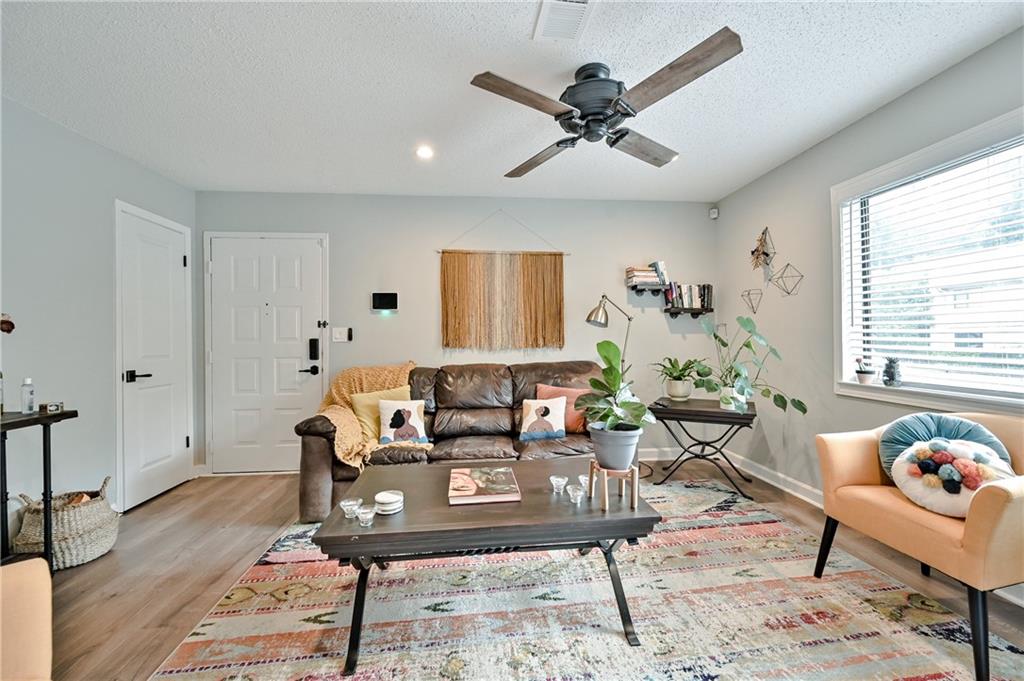 1401 Wingate Way, Sandy Springs, Georgia 30350, 1 Bedroom Bedrooms, ,1 BathroomBathrooms,Residential,Sold,1401 Wingate Way,7251429