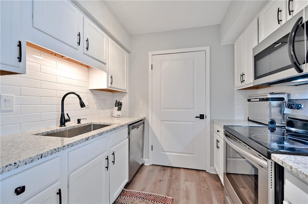 1401 Wingate Way, Sandy Springs, Georgia 30350, 1 Bedroom Bedrooms, ,1 BathroomBathrooms,Residential,Sold,1401 Wingate Way,7251429