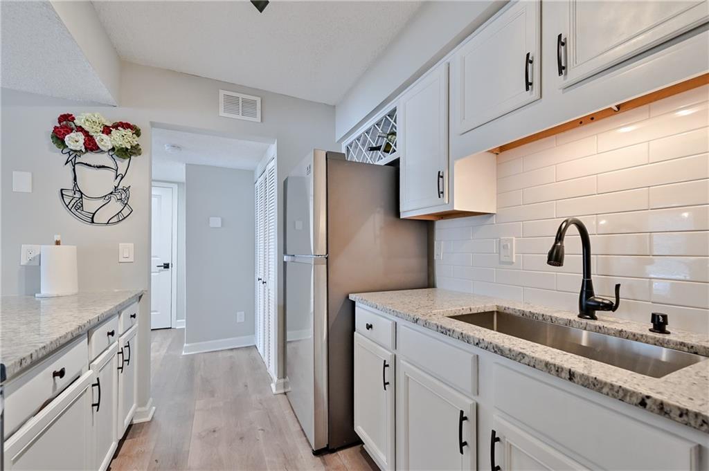 1401 Wingate Way, Sandy Springs, Georgia 30350, 1 Bedroom Bedrooms, ,1 BathroomBathrooms,Residential,Sold,1401 Wingate Way,7251429