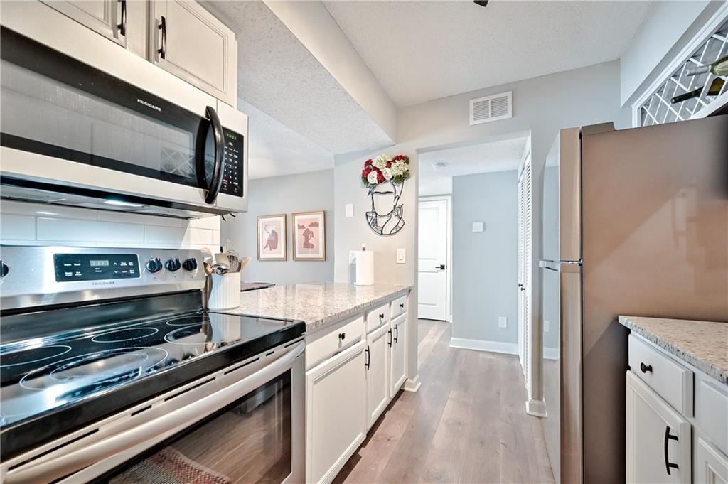 1401 Wingate Way, Sandy Springs, Georgia 30350, 1 Bedroom Bedrooms, ,1 BathroomBathrooms,Residential,Sold,1401 Wingate Way,7251429