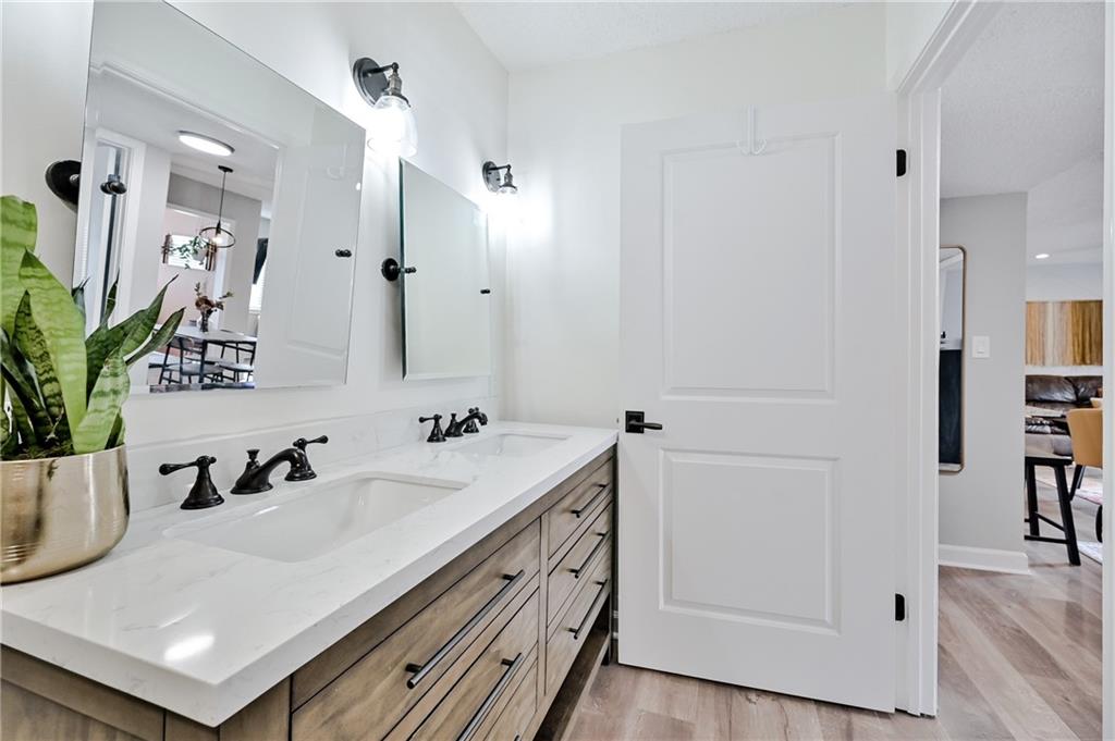 1401 Wingate Way, Sandy Springs, Georgia 30350, 1 Bedroom Bedrooms, ,1 BathroomBathrooms,Residential,Sold,1401 Wingate Way,7251429