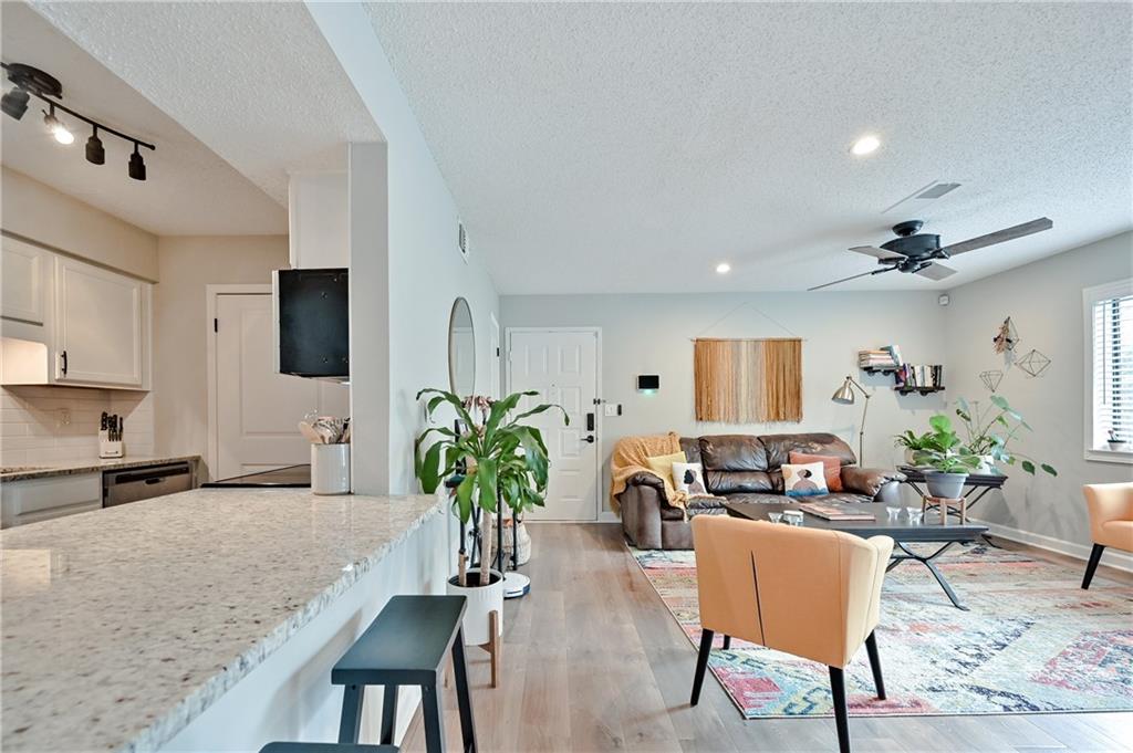 1401 Wingate Way, Sandy Springs, Georgia 30350, 1 Bedroom Bedrooms, ,1 BathroomBathrooms,Residential,Sold,1401 Wingate Way,7251429
